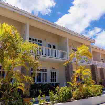 2-bedroom Gated Oasis with parking andPool Hotel Exterior