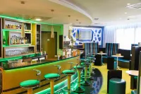Holiday Inn Express 阿拉斯 - 酒吧