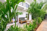 Azura Boutique Apartments - 2-Star
