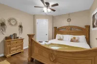 Family Ranch Near Buffalo & Airport Sleeps 9 Pet-Friendly Fenced Yard - Kitchens