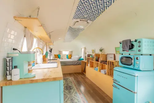 Airstream Oasis in Joshua Tree w spa and Fire pit - 2-نجوم
