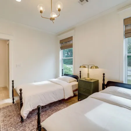 Walkable Rose District Retreat! 15 Mi to Tulsa