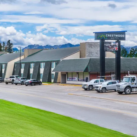 Crestwood Hotel