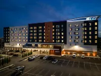 Aloft Columbus University District Hotels near Westgate Area