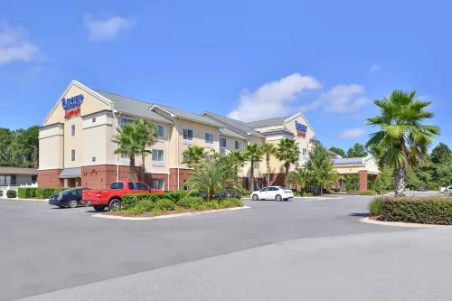 Fairfield by Marriott Inn & Suites Kingsland - Parkplatz