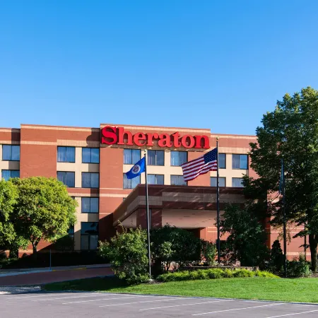 Sheraton Minneapolis West Hotel