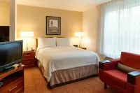 TownePlace Suites Minneapolis Downtown/North Loop - Pools