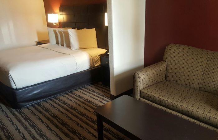 Red Roof Inn & Suites Houston - Humble/ IAH Airport