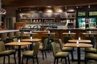 Courtyard by Marriott Maui Kahului Airport - ที่มีบาร์