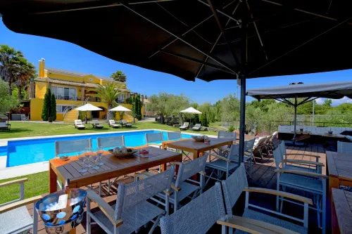 Beautiful 9-Bed Villa in Gouvia with Tennis Court - 4-Sterne