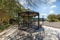 Days Inn by Wyndham Natchitoches - Pet friendly