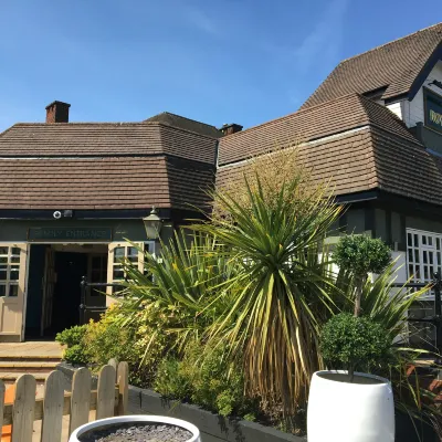 Royal Oak by Greene King inns Hotels near Otterspool Park