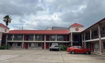 Econo Lodge Inn & Suites Downtown San Antonio Riverwalk Area