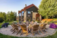 Lutsen Fall Basecamp - Trails + Views + Pool + Hot Tub - Gym