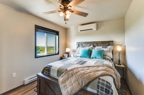 River Views & Rural Charm: Springfield Retreat - Wifi