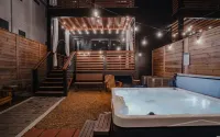 6 Minutes to Broadway Hottub 2 Decks Parking - Jacuzzi