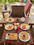 Salama & Mbuyuni Bungalows - breakfast