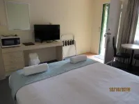 Moruya Motel - parking