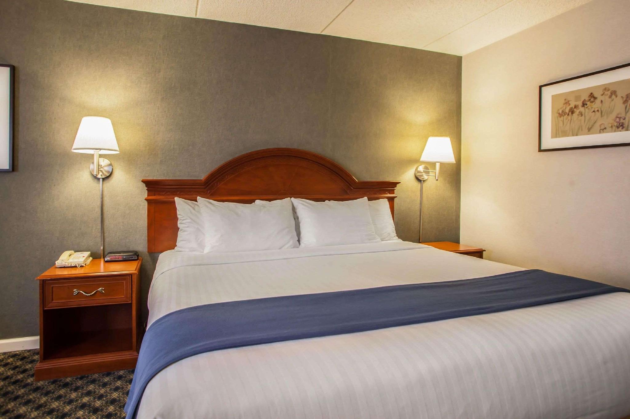 Quality Inn and Suites St Charles - West Chicago