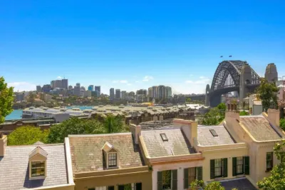 Stunning Sydney Home 6 Hotels near The Day Spa by Chuan