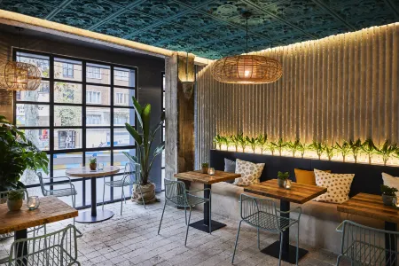Hotel Indigo Madrid - Princesa by IHG = โรงแรมอินดิโก มาดริด - ปรินเซซา บาย IHG