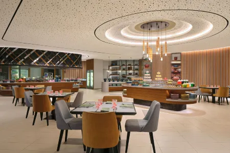 Four Points by Sheraton Surabaya, Pakuwon Indah