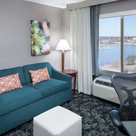 Hilton Garden Inn Naperville/Warrenville