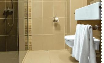 Hotel Azmakhan - Housity