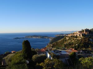 Stunning Penthouse with Panoramic Views of EZE Village and the French Riviera