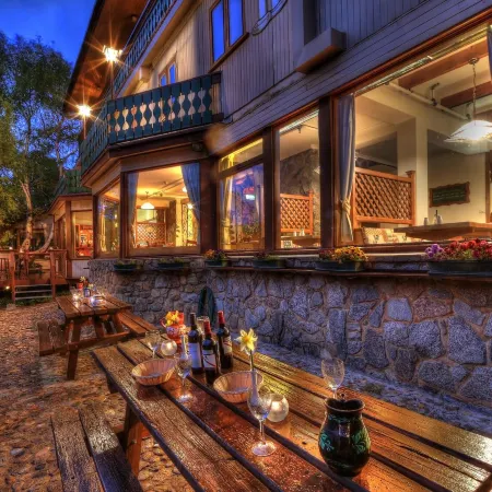 Candlelight Lodge