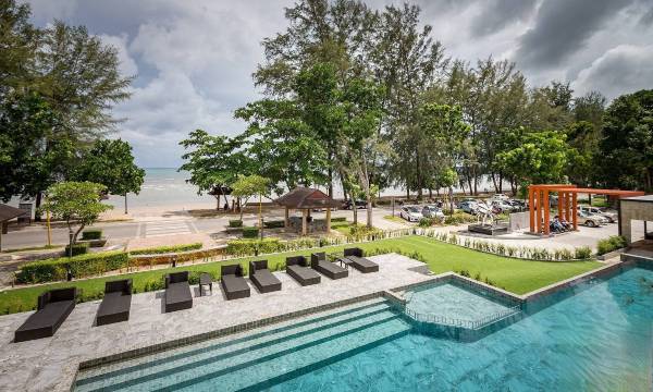 Maneetel Krabi Beachfront