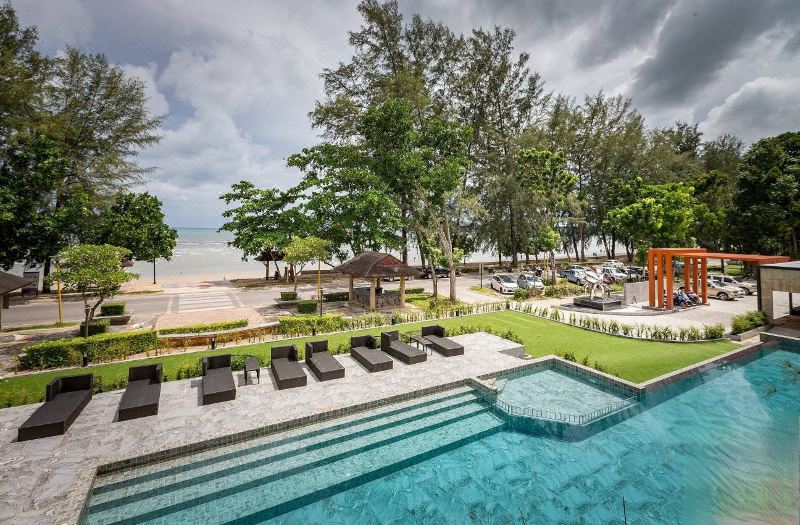 Maneetel Krabi Beachfront