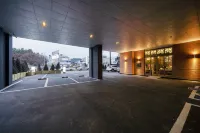 Lerocherrouge Hotel - Motels