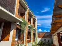 Santai Toraja Hotel dekat Pemandian Air Panas Makula