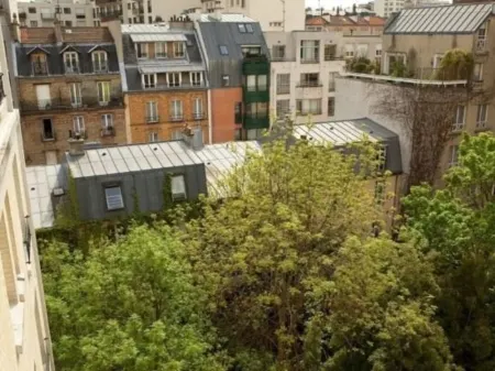 Hôtel La Conversation Отели рядом с достопримечательностью «Musee Mendjisky-Ecoles de Paris»