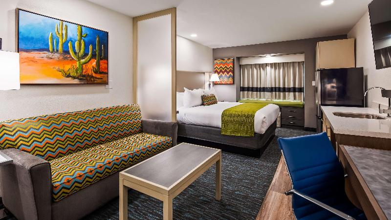 La Quinta Inn & Suites by Wyndham Tulsa Downtown/Route 66