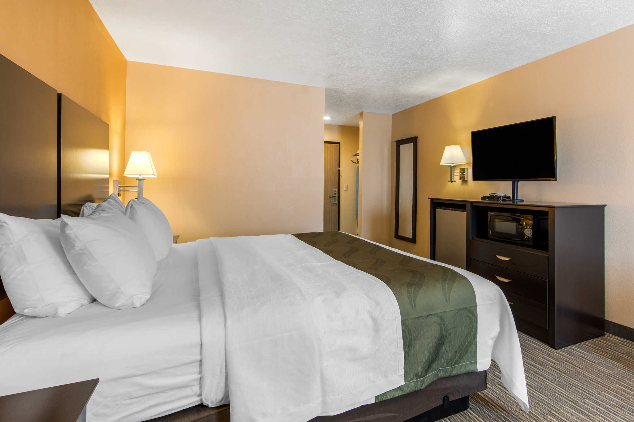 Quality Inn & Suites Albuquerque North Near Balloon Fiesta Park