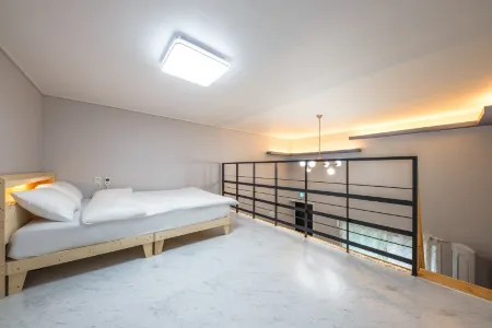 Wanju Del Luna Pension (Hanok Village)