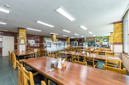 Boeun Green Park Hotel Отели в г. Поын