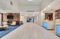 Holiday Inn Express & Suites Lake Elsinore