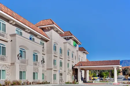 Holiday Inn Express & Suites Banning