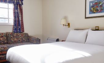 Wee Waif by Greene King Inns