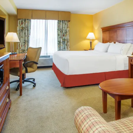 Holiday Inn Express & Suites BLOOMINGTON by IHG
