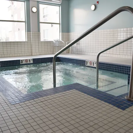 Holiday Inn Express GOLDEN-KICKING HORSE by IHG