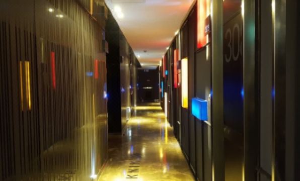 8. 피크니크호텔..