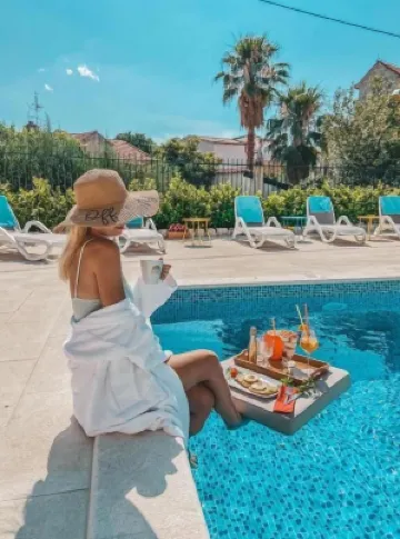 Agava Lux Rooms&Pool