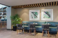 Hotel Trilogy Albany Airport, Tapestry Collection by Hilton - bar