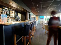 聖布里厄基里亞德直營酒店 - 會展中心 - 酒吧