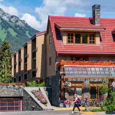 Banff Ptarmigan Inn Hotel Exterior