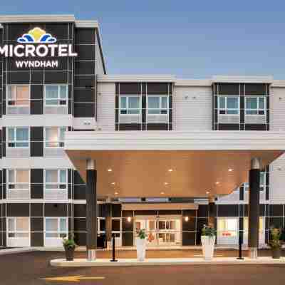 Microtel Inn & Suites by Wyndham Val-d'Or Hotel Exterior